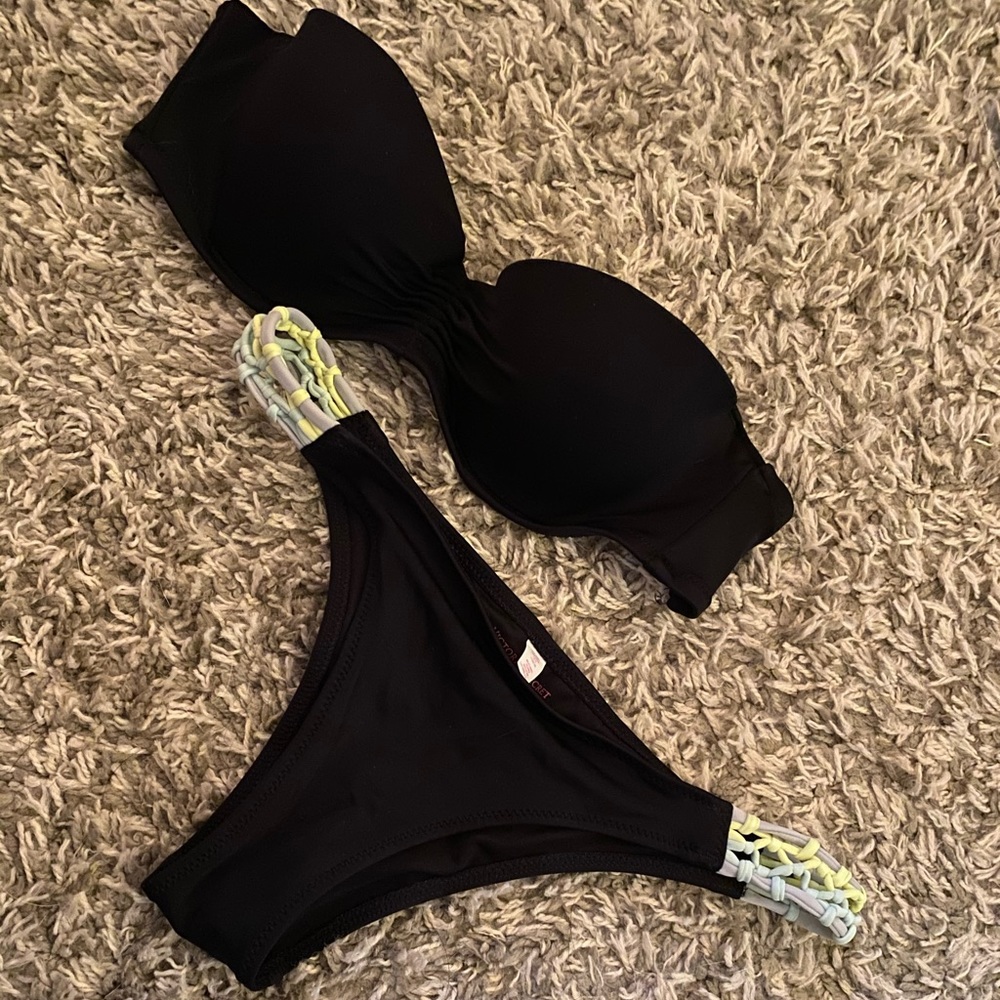 Victoria’s Secret bandeau bikini